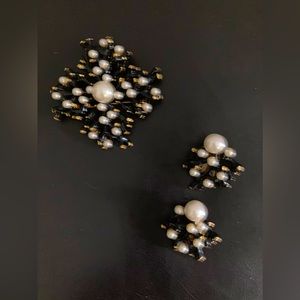 Broach & matching clip earrings black gold and faux pearl accents
